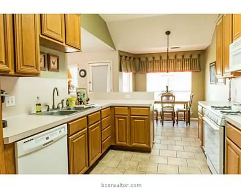 4401 Brompton Ln, Bryan, TX 77802 photo 18