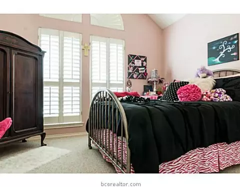 4401 Brompton Ln, Bryan, TX 77802 photo 9