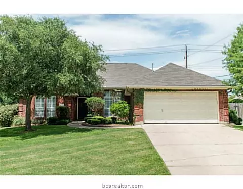 4401 Brompton Ln, Bryan, TX 77802 photo 2