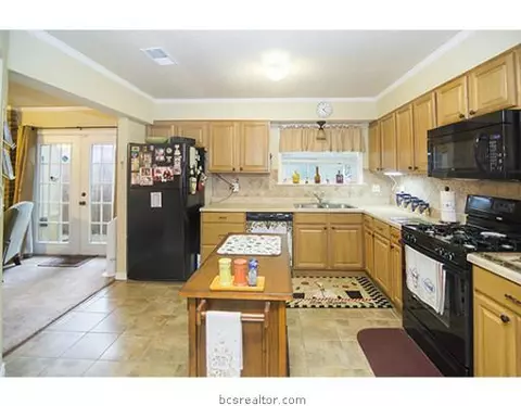 2302 Long Dr, Bryan, TX 77802 photo 3