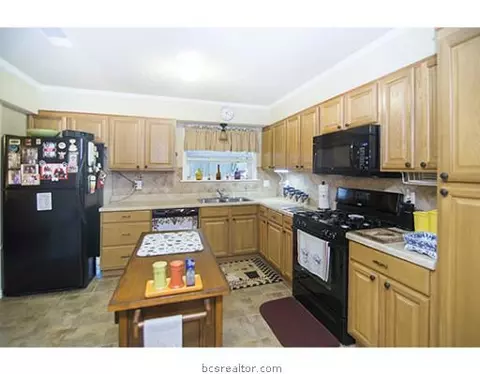 2302 Long Dr, Bryan, TX 77802 photo 5
