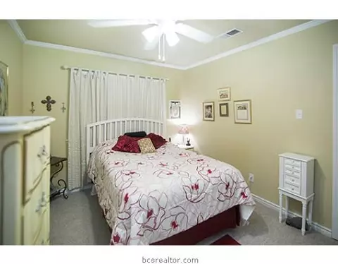 2302 Long Dr, Bryan, TX 77802 photo 8