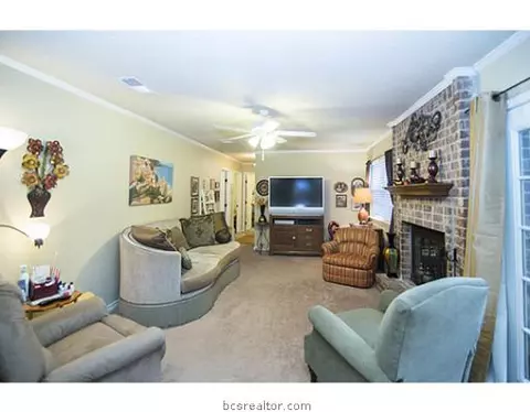 2302 Long Dr, Bryan, TX 77802 photo 2