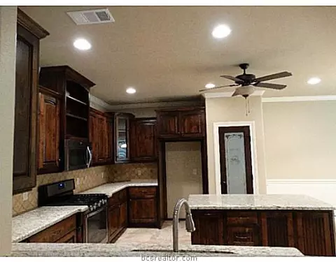 2903 Caney Ct, Bryan, TX 77808 photo 6