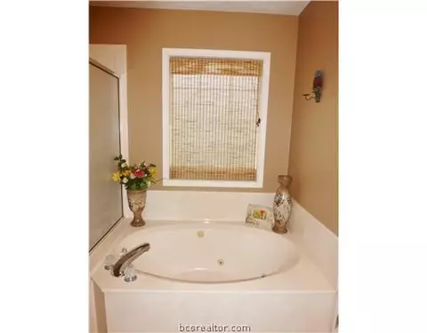 1725 Richmond, Bryan, TX 77802 photo 21