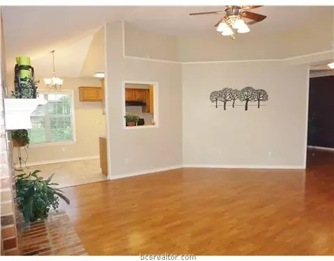 1725 Richmond, Bryan, TX 77802 photo 4