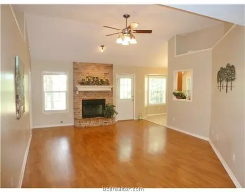 1725 Richmond, Bryan, TX 77802 photo 3