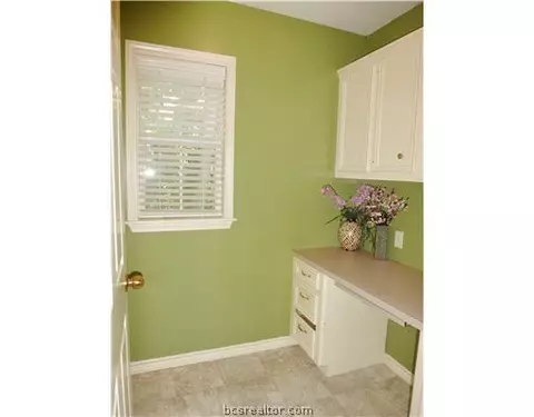 1725 Richmond, Bryan, TX 77802 photo 22