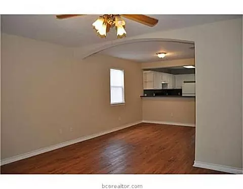 813 Mitchell St, Bryan, TX 77802 photo 3
