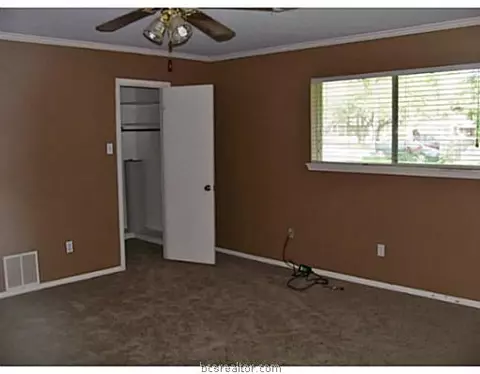 406 E Wharton St, Calvert, TX 77837 photo 9