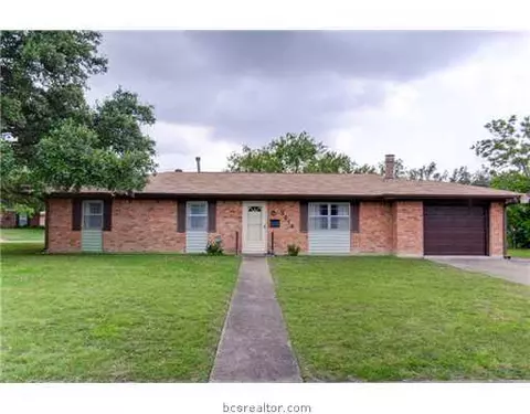 3918 Hilltop Dr, Bryan, TX 77801 photo 2