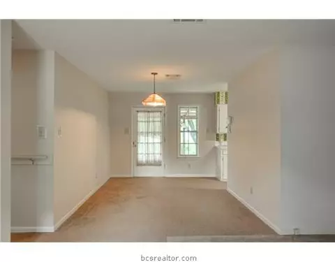 3918 Hilltop Dr, Bryan, TX 77801 photo 5