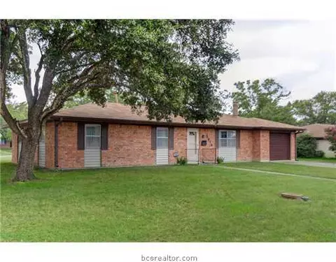 3918 Hilltop Dr, Bryan, TX 77801 photo 1