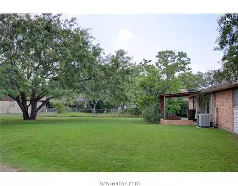 3918 Hilltop Dr, Bryan, TX 77801 photo 18