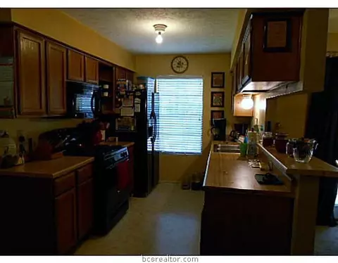 2114 La Brisa, Bryan, TX 77807 photo 6