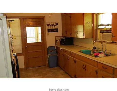 1107 East 26th St, Bryan, TX 77803 photo 8