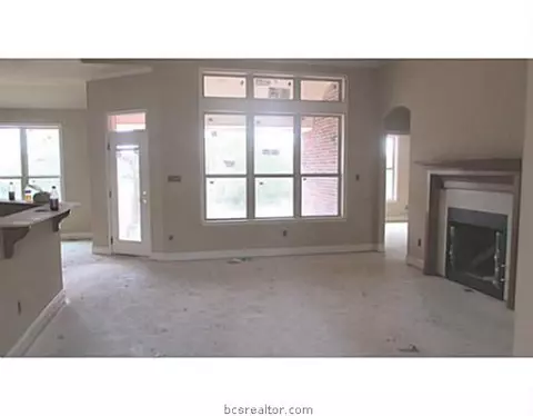 4642 River Rock Dr, Bryan, TX 77808 photo 4