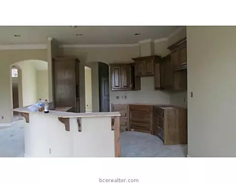 4642 River Rock Dr, Bryan, TX 77808 photo 3