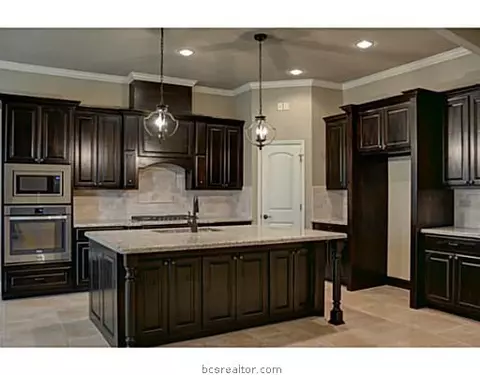 3308 Covington Ct, Bryan, TX 77808 photo 8