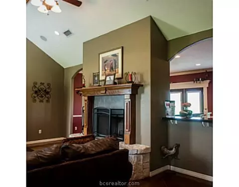 3399 Wickson, Bryan, TX 77808 photo 4