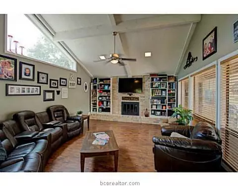 3602 Old Oaks Dr, Bryan, TX 77802 photo 2