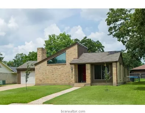 3602 Old Oaks Dr, Bryan, TX 77802 photo 1