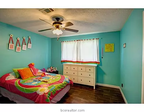 3602 Old Oaks Dr, Bryan, TX 77802 photo 13