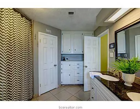 3602 Old Oaks Dr, Bryan, TX 77802 photo 10