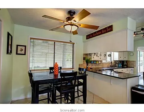 3602 Old Oaks Dr, Bryan, TX 77802 photo 6