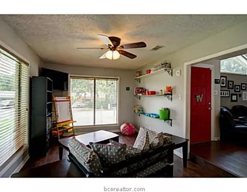 3602 Old Oaks Dr, Bryan, TX 77802 photo 7