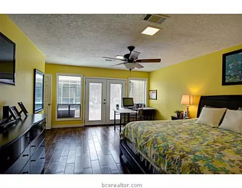 3602 Old Oaks Dr, Bryan, TX 77802 photo 8