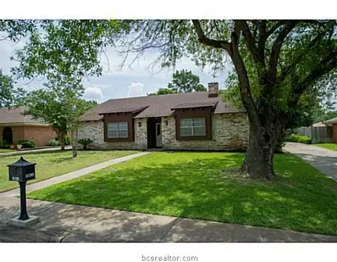 3813 Windridge Dr, Bryan, TX 77802 photo 1
