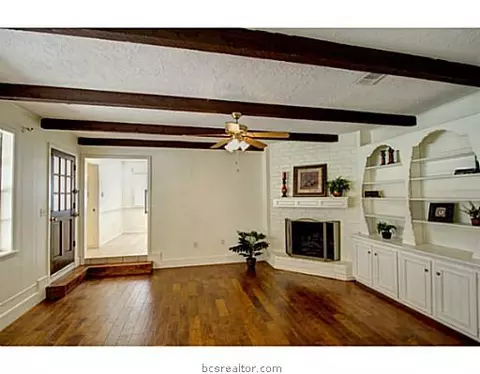 3813 Windridge Dr, Bryan, TX 77802 photo 3