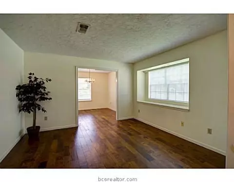 3813 Windridge Dr, Bryan, TX 77802 photo 7