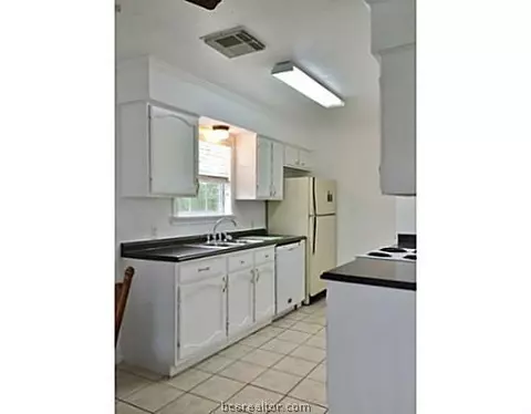 6798 Cargill Dr, Bryan, TX 77808 photo 5