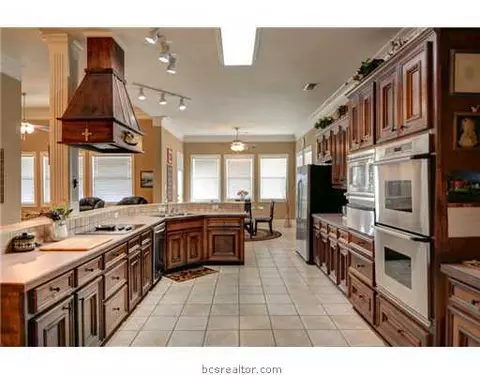 1718 Frieda Ln, Bryan, TX 77808 photo 7