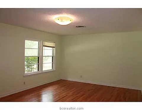 309 Dunn St, Bryan, TX 77801 photo 3