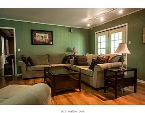 1400 Esther Blvd, Bryan, TX 77802 photo 3