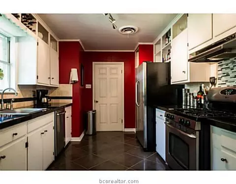 1400 Esther Blvd, Bryan, TX 77802 photo 4