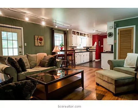 1400 Esther Blvd, Bryan, TX 77802 photo 2