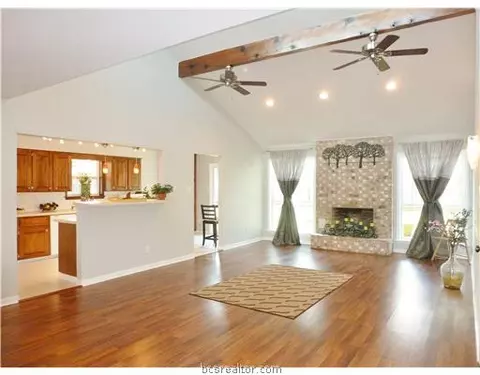2124 Pantera Dr, Bryan, TX 77807 photo 3