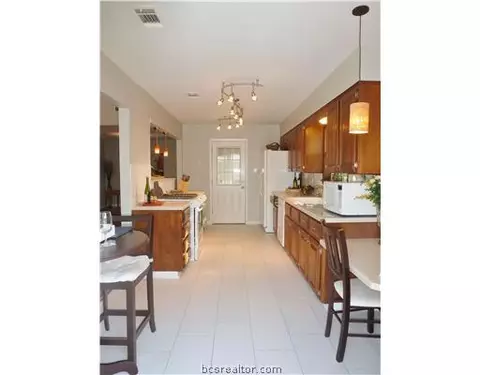 2124 Pantera Dr, Bryan, TX 77807 photo 11