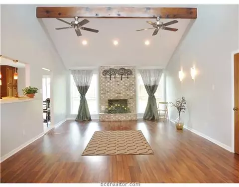 2124 Pantera Dr, Bryan, TX 77807 photo 4