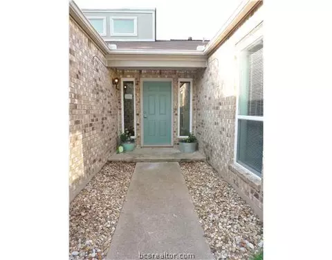 2124 Pantera Dr, Bryan, TX 77807 photo 2