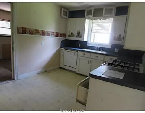 1508 Burt St, Bryan, TX 77802 photo 4