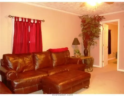1708 Baker, Bryan, TX 77803 photo 3