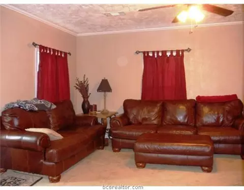 1708 Baker, Bryan, TX 77803 photo 4