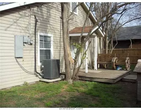 1708 Baker, Bryan, TX 77803 photo 11