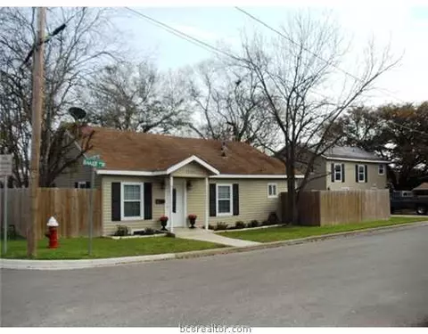 1708 Baker, Bryan, TX 77803 photo 2