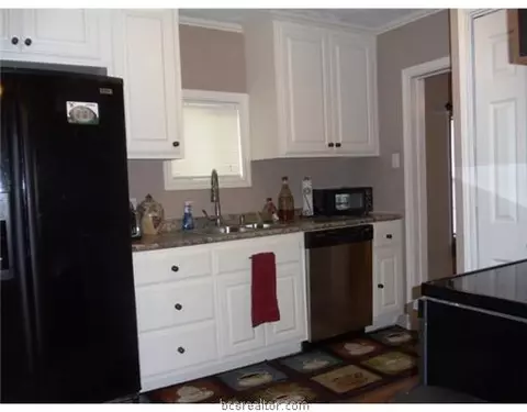 1708 Baker, Bryan, TX 77803 photo 6